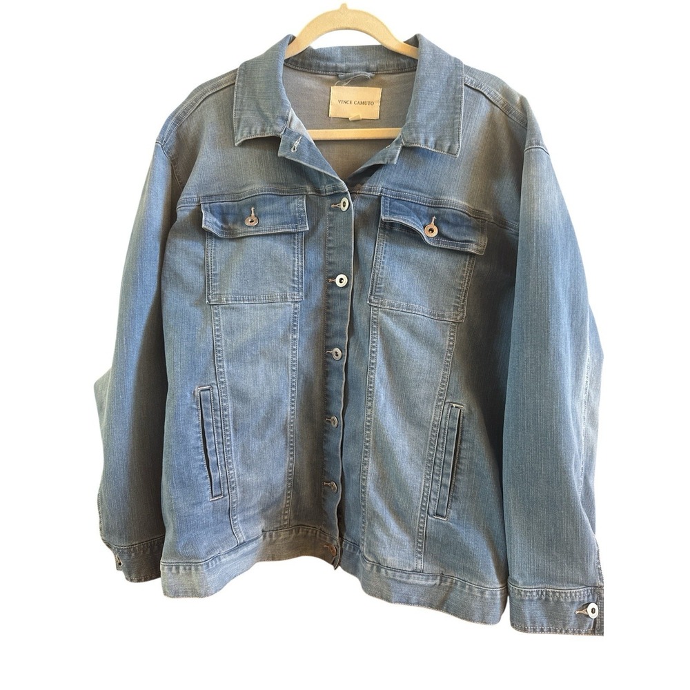 Vince Camuto Woman's Plus‎ Size Denim Trucker Jacket 1X Silver Buttons